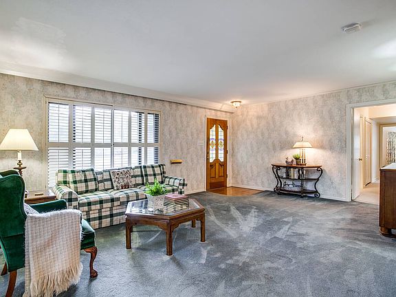 3rd image of 744 Morningside Dr