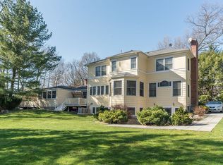 29 Hunnewell St, Wellesley, MA 02481