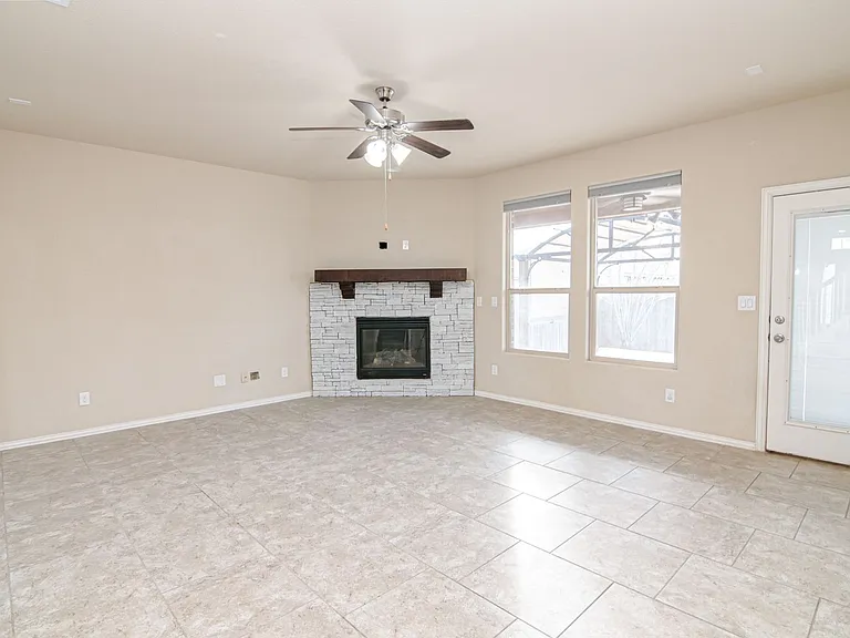 6715 Hall Of Fame Blvd — Photo 7