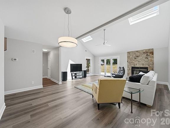 4th image of 3677 Rock Bridge Dr NE