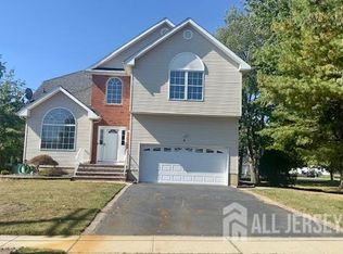 38 New St, Monroe Township, NJ 08831