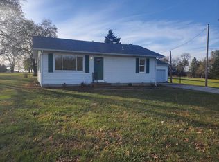 1005 E 1500th Rd, Lawrence, KS 66046