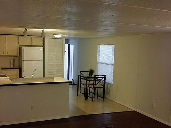 5th image of 2877 Bay Ave