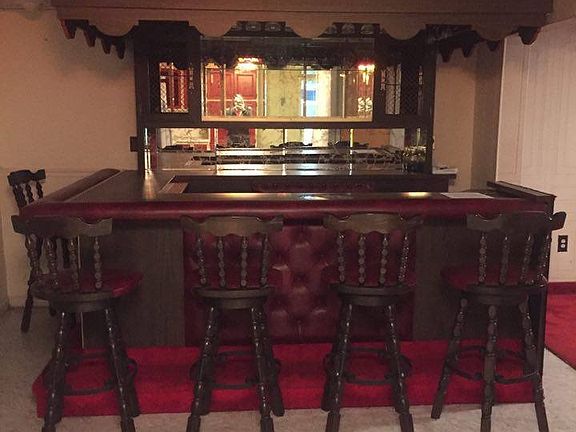bar room