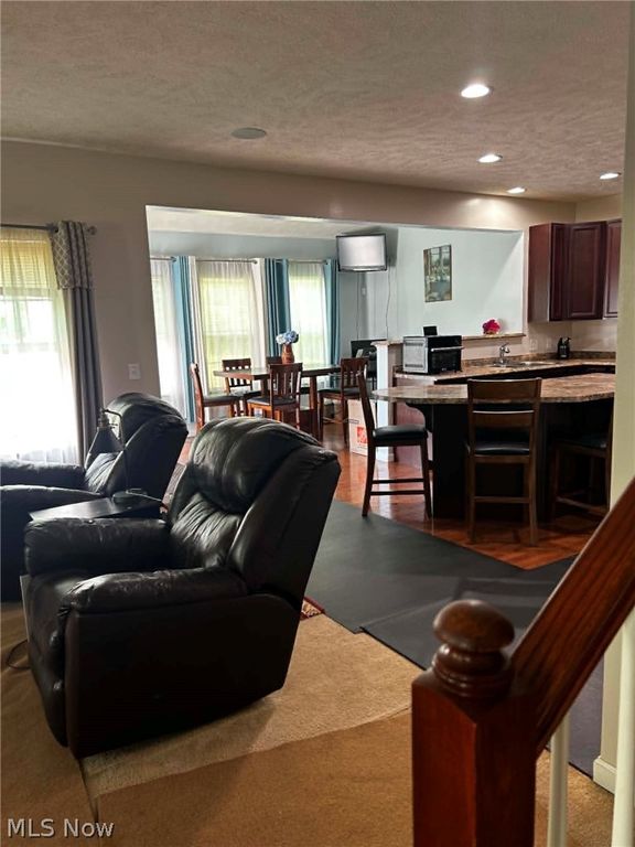 132 Westwood Cir, Tallmadge, OH - View 2