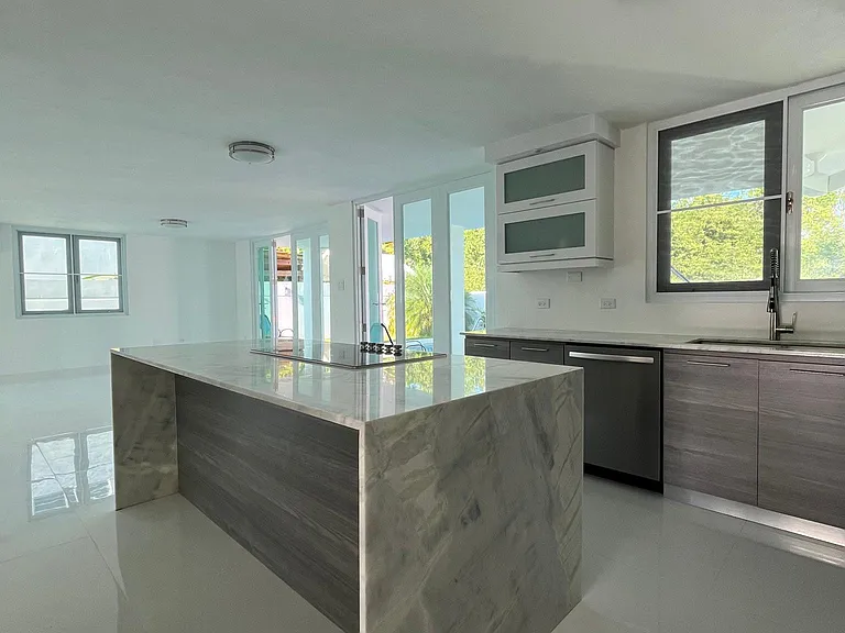 1141 Vistamar Marina E — Photo 6