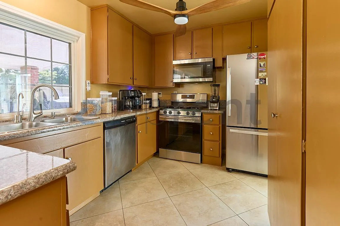4 bed, 2000 sqft, $4,999 — Photo 4