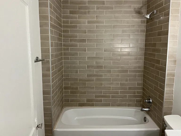 342 Division Ave — Photo 18