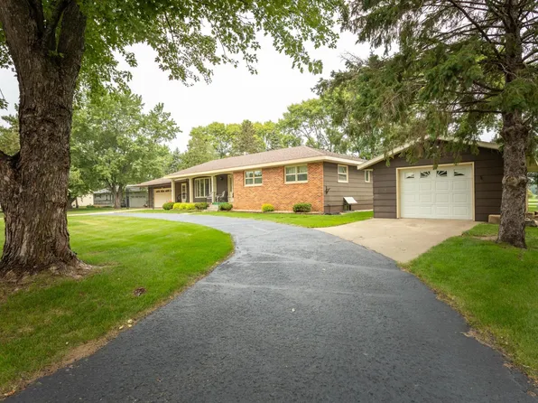 2009 Fairway Ln NE, Alexandria, MN 56308