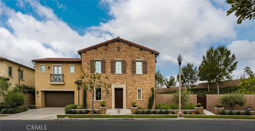 4 bed, 4.5 bath, 2766 sqft, $8,500 — Photo 4