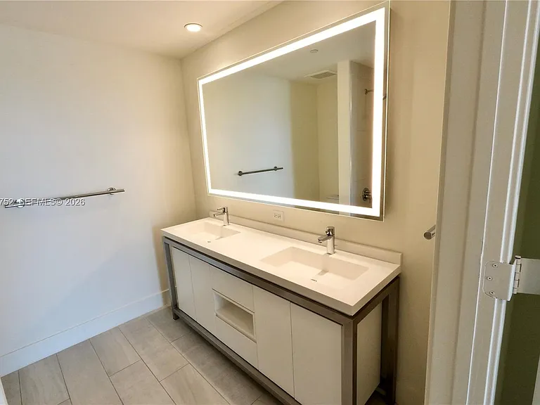 2000 Metropica Way #810 — Photo 13