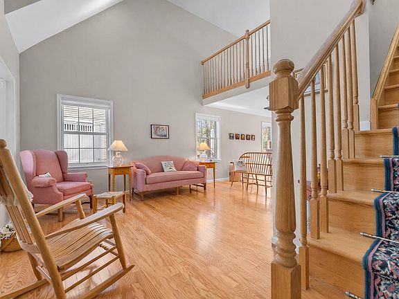 3rd image of 24 Spring Pond Circle