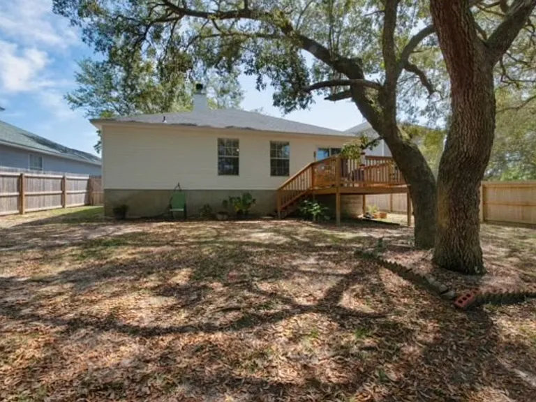 1270 Laura Ln — Photo 20