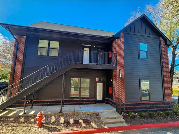 1137 N Leverett Ave, Fayetteville, AR 72703