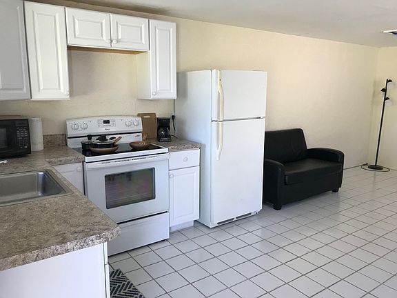 2nd image of 1825 Shadow Ln APT A
