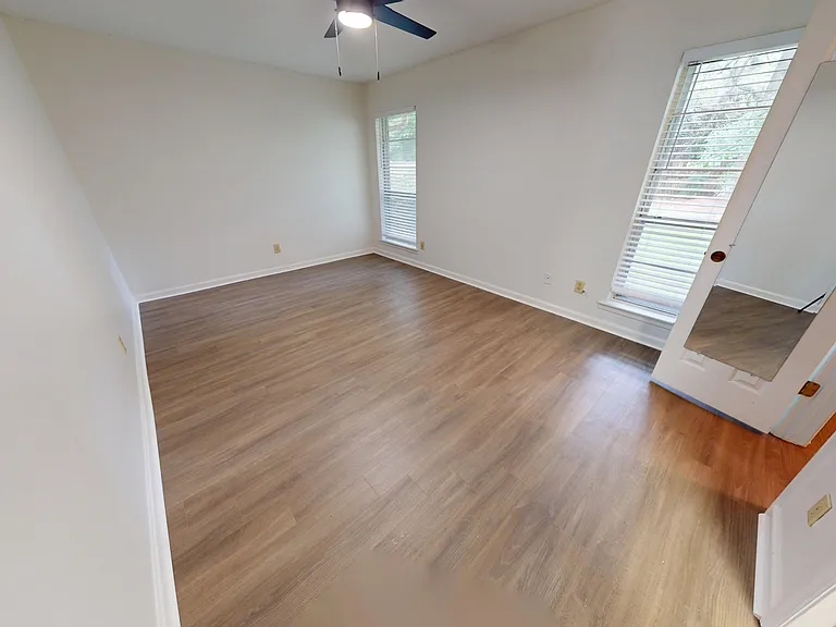 1212 Hillman St — Photo 13