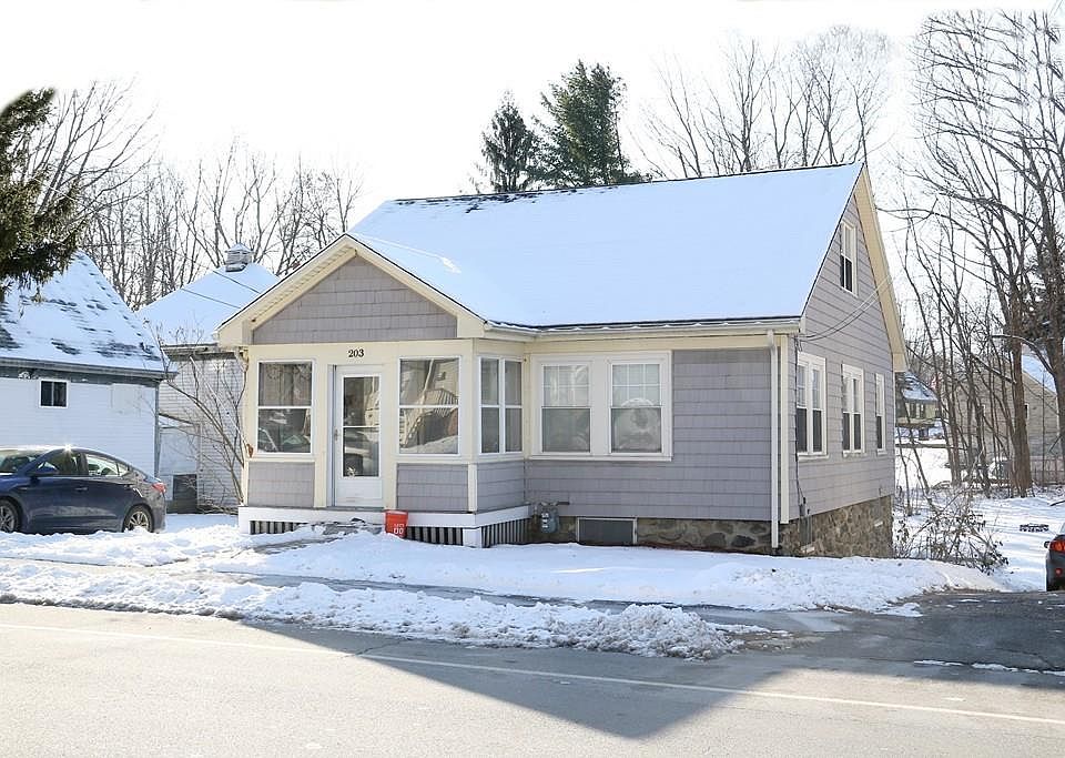 1st image of 203 Groveland St