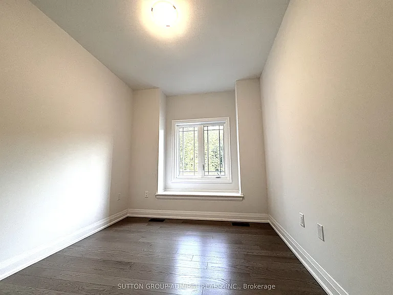 16 Donnacona Dr — Photo 16