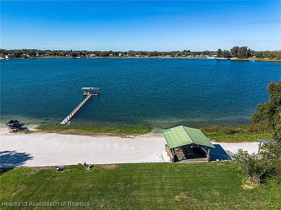 5th image of 1369 NE Viola Rd