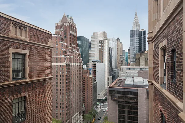 Sold by Compass | media 23