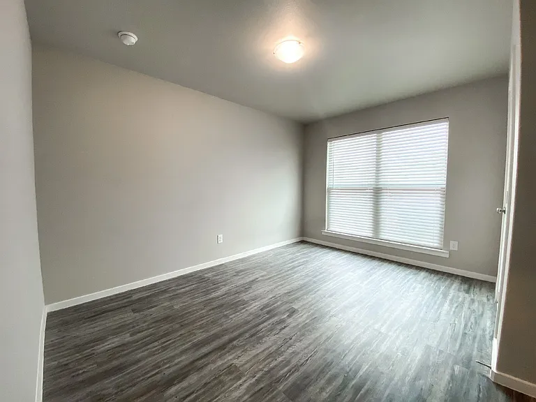 1905 Langford Ave #2 — Photo 2