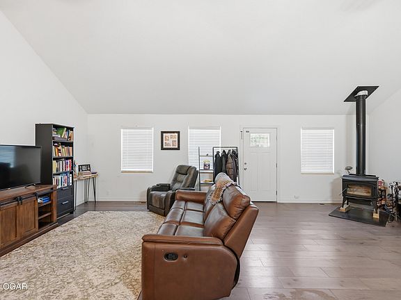 4th image of 19214 Nectar Rd