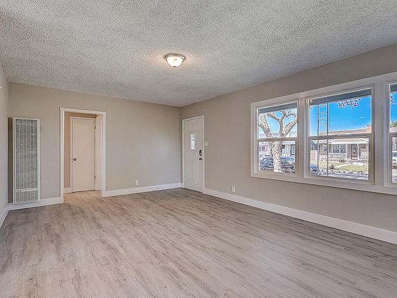 5th image of 13653 Arlee Ave