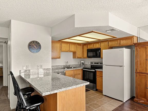 4th image of 433 Mesa Blvd Unit 102