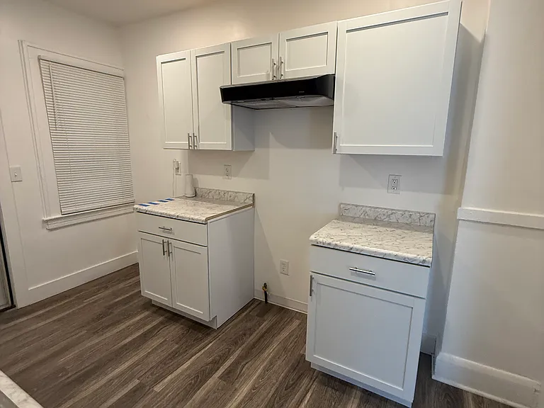 15203 Kinsman Rd #1 — Photo 16