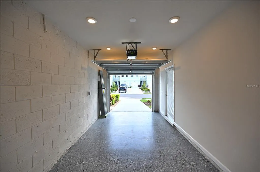 3 bed, 2.5 bath, 1431 sqft, $2,500 — Photo 4