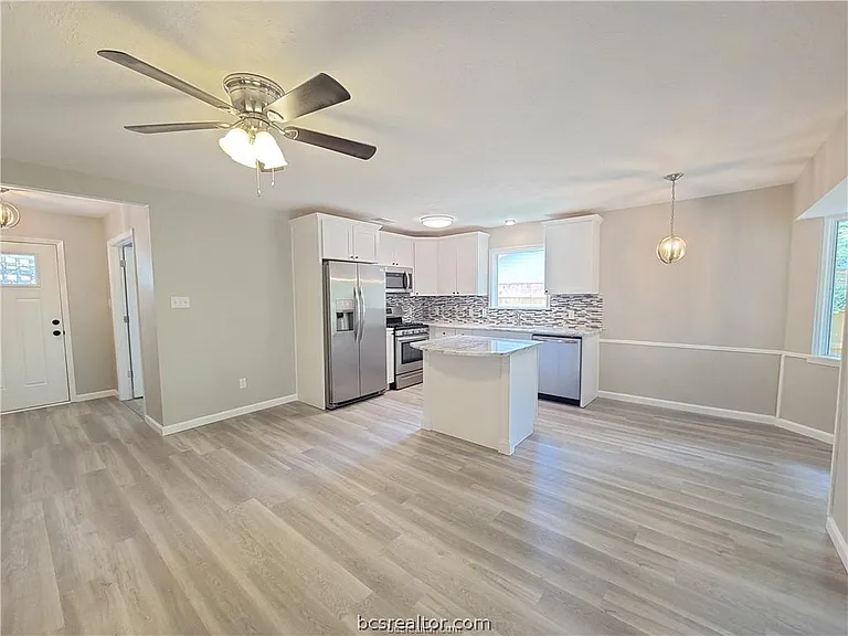 1409 Broadmoor Dr — Photo 5