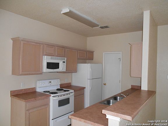 3rd image of 4152 Saint Charles