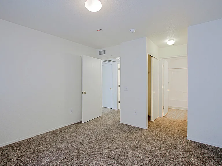 Villa Serena Apartments — Photo 13