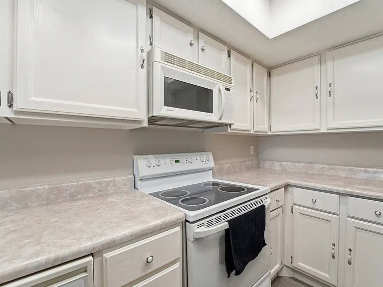 4330 N 5th Ave #105 — Photo 7
