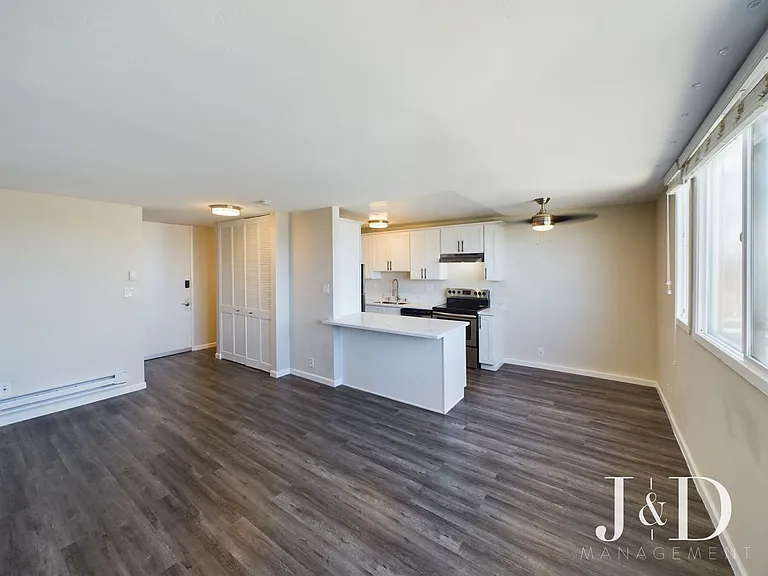 Newly Renovated Units Near the Beach with Parking — Photo 9