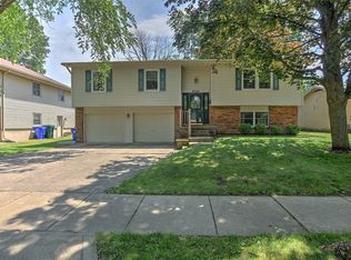 4542 N Adams Dr, Decatur, IL 62526