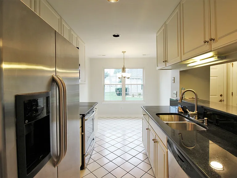1006 Island Quay — Photo 5