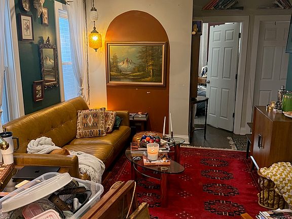 3rd image of 1617 N Fairfield Ave #3F