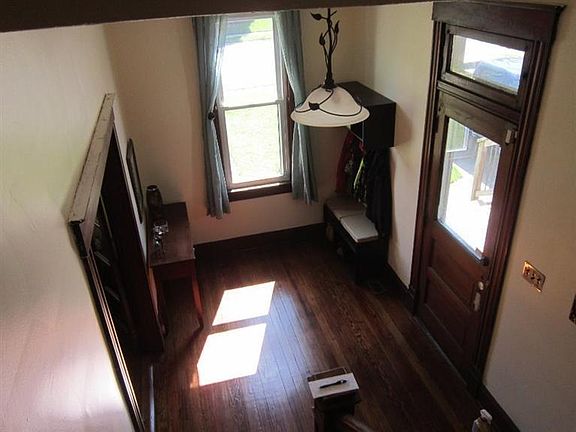 2nd image of 3853 Davis Ave
