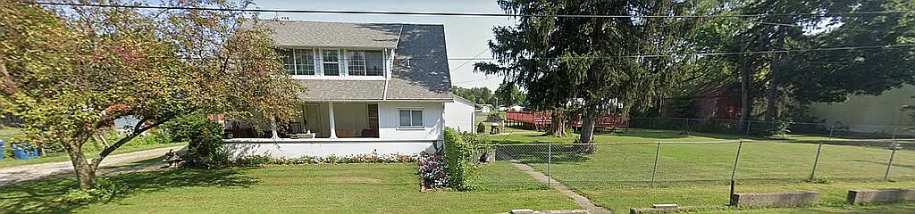 121 Community Dr photo 1