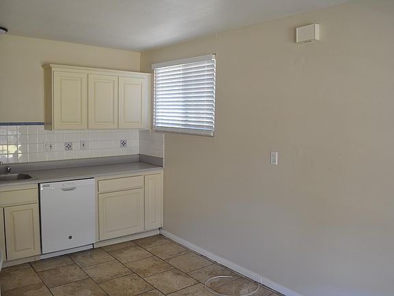 4th image of 8041 Tommy Dr
