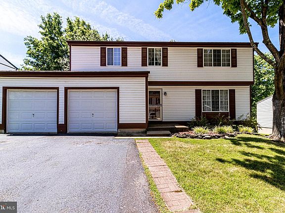 2nd image of 9417 Mirror Pond Dr