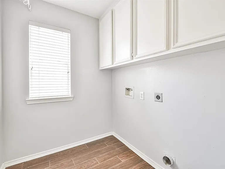 18802 Half Volley Cir — Photo 42