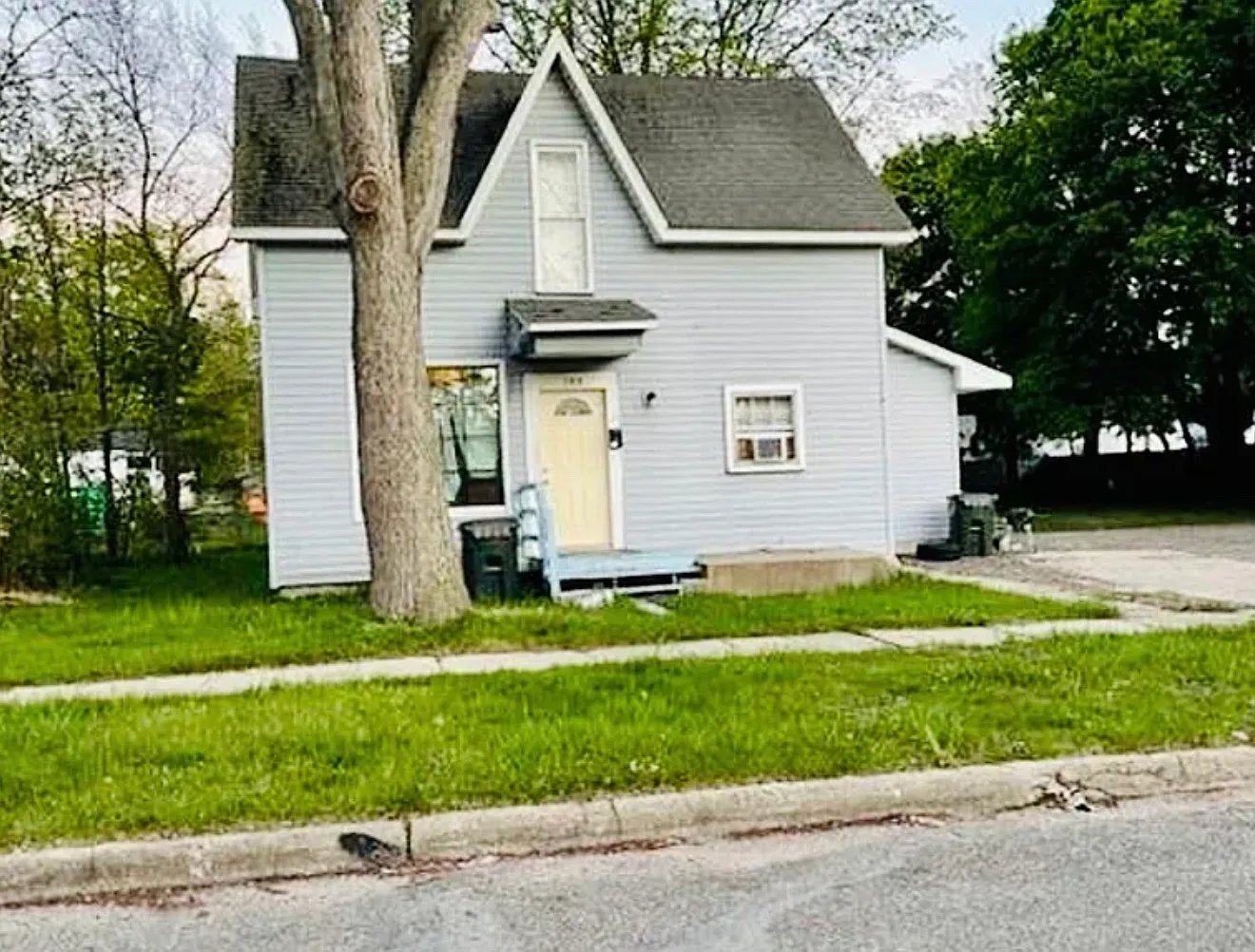 E Isabella Ave, Muskegon — Photo 1