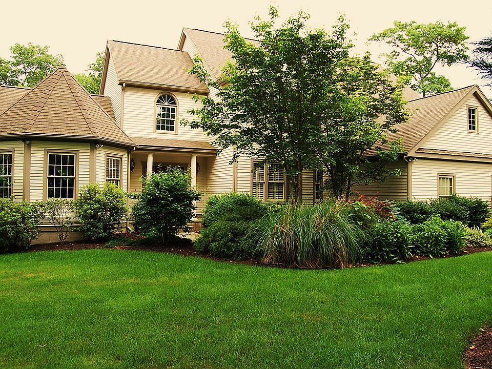 Front view of home