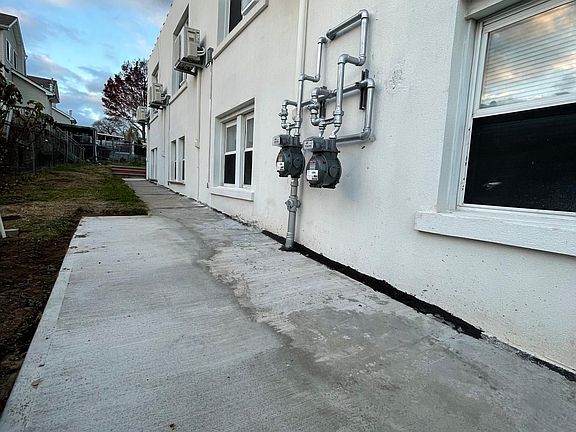 5th image of 169 Cedar Ave Floor 1