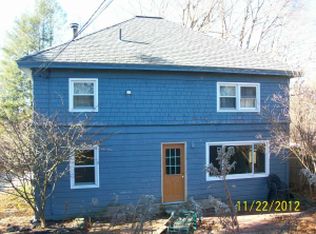 17 Greylock St, Lee, MA 01238