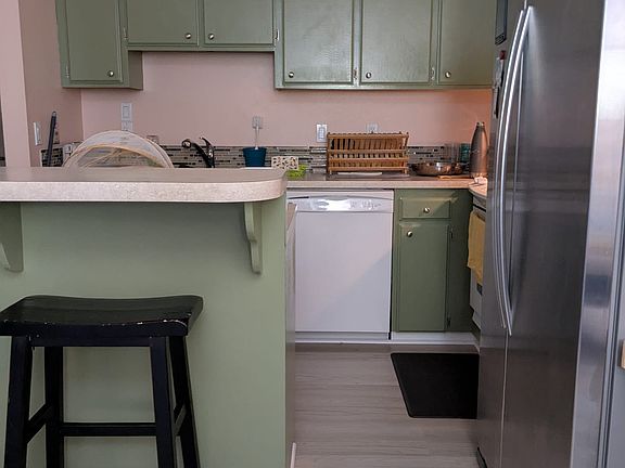 4th image of 12002 N Jantzen Beach Ave