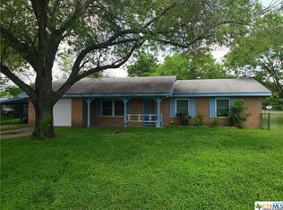 702 W Gary St, Little River Academy, TX 76554