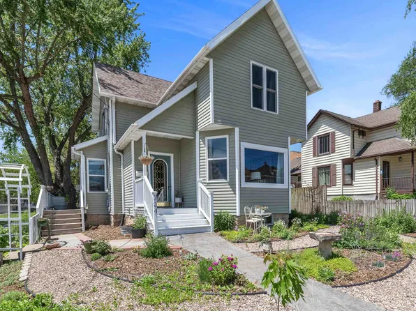 204 West St, Beaver Dam, WI 53916